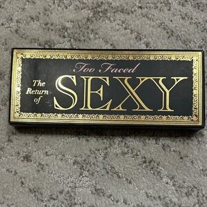 Too Faced Sexy Eyeshadow Palette Gold Large High Pigment Colors Eyeliner New Hot